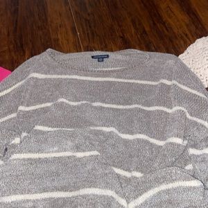 AMERICAN EAGLE SWEATSR